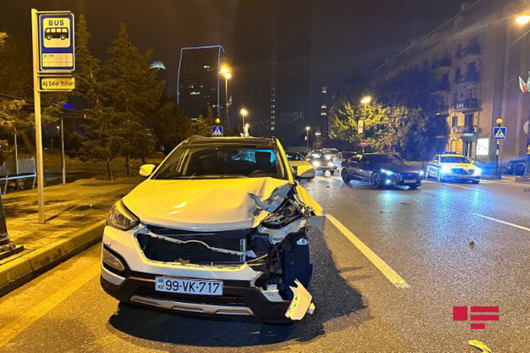 Bakıda piyadaya yol verən sürücü qəzaya uğradı - FOTO