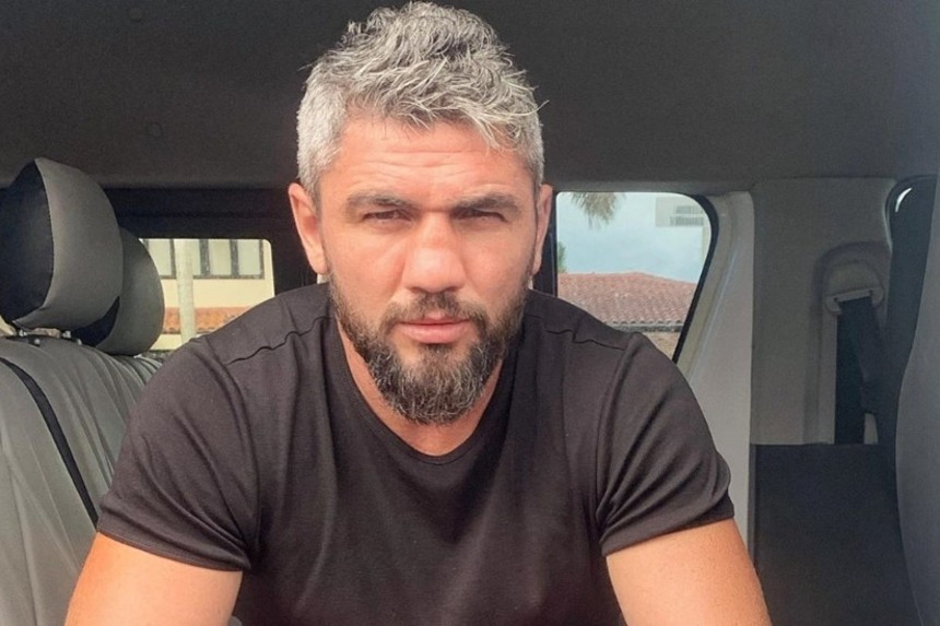 Pərviz Bakıya gələ bilmədi - Azərbaycan reysi qəbul etmədi