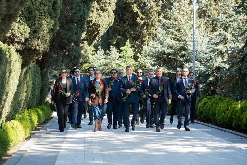 İCMA üzvləri Fəxri xiyabanı ziyarət etdilər - FOTO