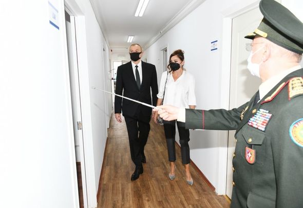 İlham Əliyev və Mehriban Əliyeva Bakıda modul tipli hospitalın açılışında - YENİLƏNİB + FOTO/VİDEO