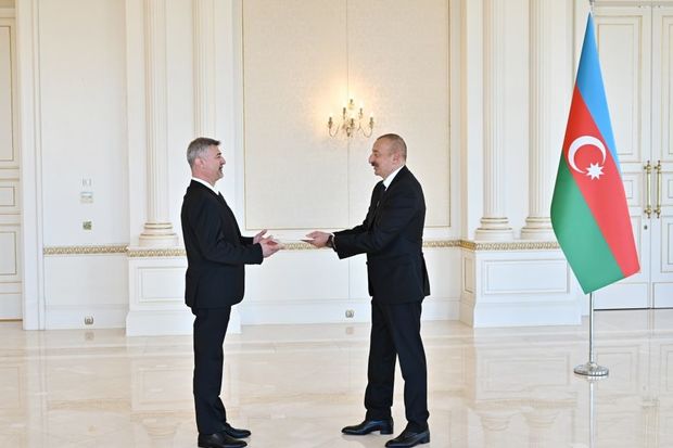 Prezident Macarıstanın yeni səfirinin etimadnaməsini qəbul etdi