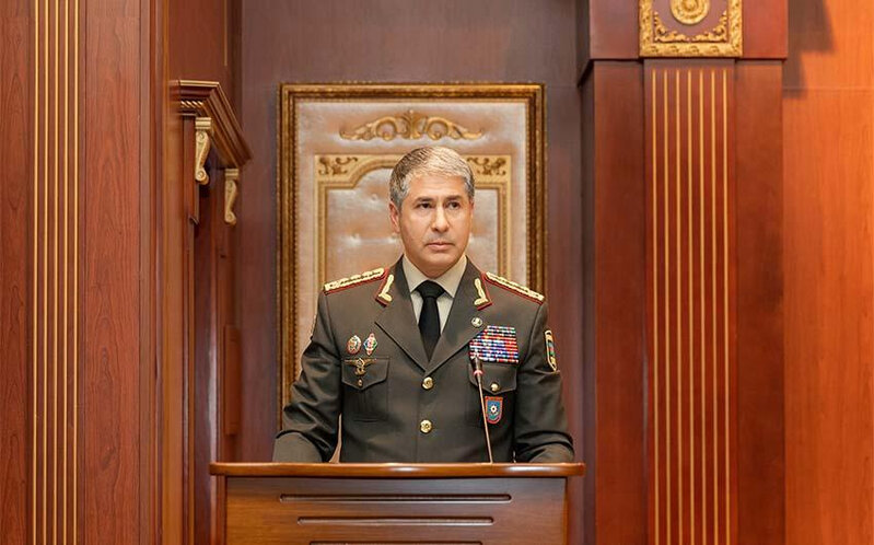 Vilayət Eyvazov polislərdən vətəndaşlarla nəzakətli davranmağı tələb edib