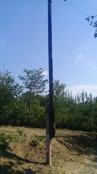 Oxu.Az işıqlandırdı, Qusarda keçən əsrdən qalmış elektrik dirəkləri dəyişdirildi - FOTO