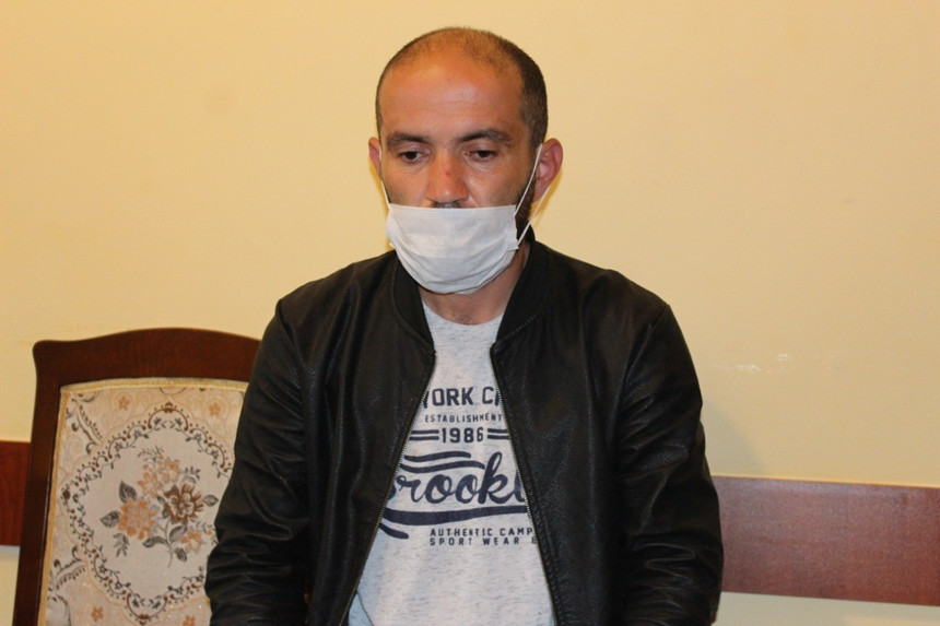 Polis sənəd istədi, vətəndaş silah çıxartdı