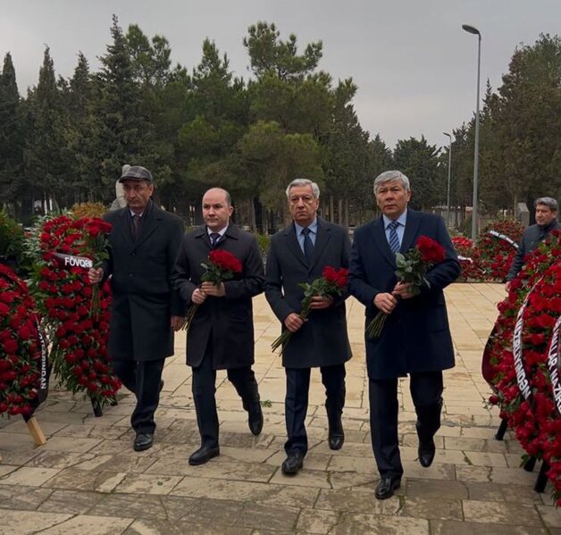 Özbəkistan, Tacikistan və Qırğızıstan səfirləri II Fəxri Xiyabanı ziyarət etdilər - FOTOLAR