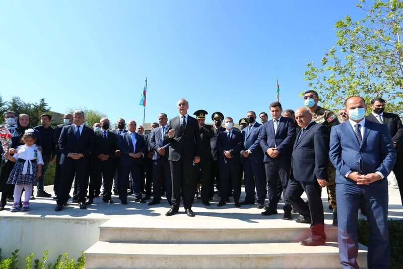 Binəqədi rayonunda Vətən Müharibəsi Şəhidlərinin xiyaban kompleksləri ziyarəti edildi - FOTOLAR