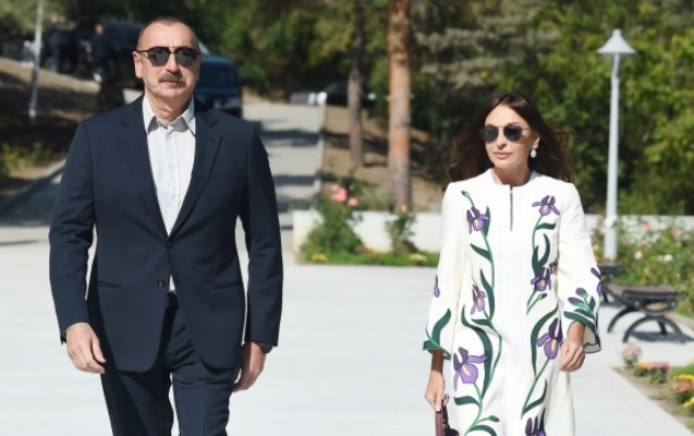 İlham Əliyev və Mehriban Əliyeva Şuşaya səfər etdilər - YENİLƏNDİ