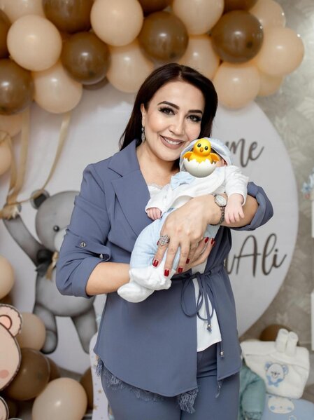 Xalq artisti yeni doğulan nəvəsini paylaşdı - FOTO