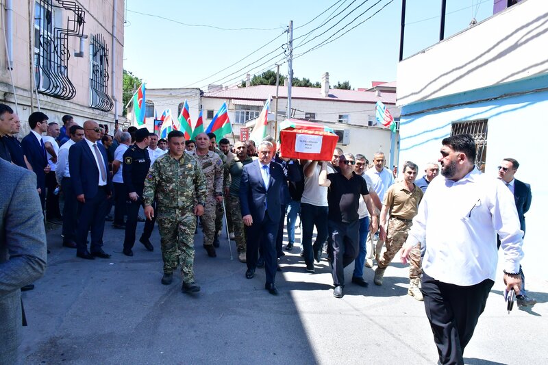 Birinci Qarabağ Müharibəsi şəhidi Rövşən Əliyev Xırdalan Şəhidlər Xiyabanında dəfn edildi - FOTOLAR