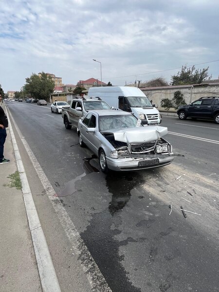 Bakıda zəncirvari qəza baş verdi - FOTO