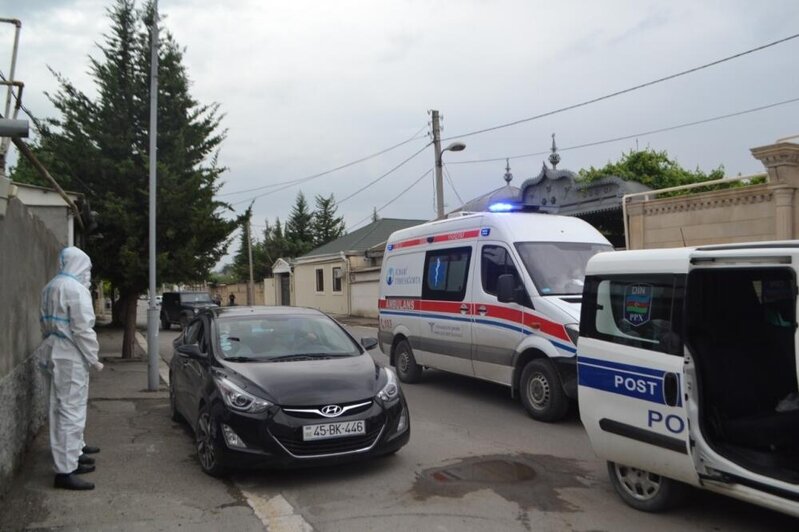 Anasını evdə başa kişiylə tutduğuna görə öldürüb - Bakıdakı dəhşətli cinayətin təfərrüatı