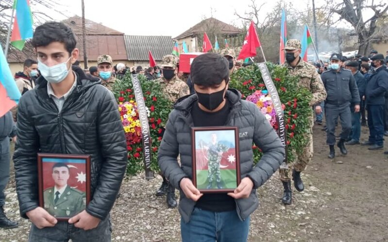 Qubada şəhid olan hərbi qulluqçu dəfn edilir - FOTO