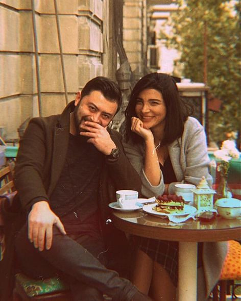 Qurd həyat yoldaşından bu xanıma görə boşanıb? - FOTO