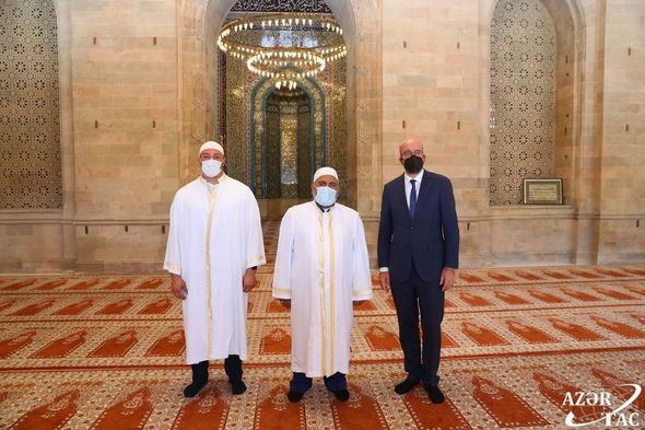 Avropa İttifaqı Şurasının Prezidenti Şamaxı Cümə məscidində - FOTO