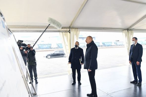 İlham Əliyev Sumqayıt Kimya Sənaye Parkında iki zavodun təməlini qoydu - FOTO/VİDEO