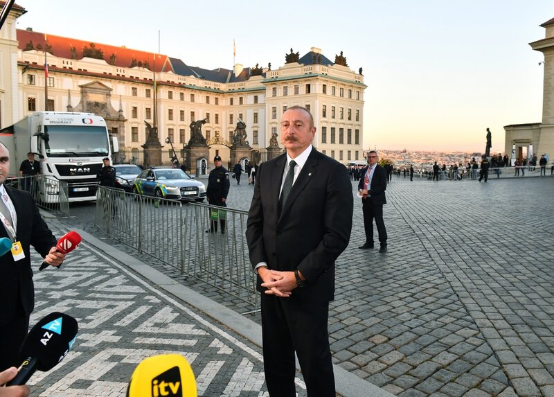 Prezidentin Praqada Azərbaycan kanallarına - MÜSAHİBƏSİ / YENİLƏNİB