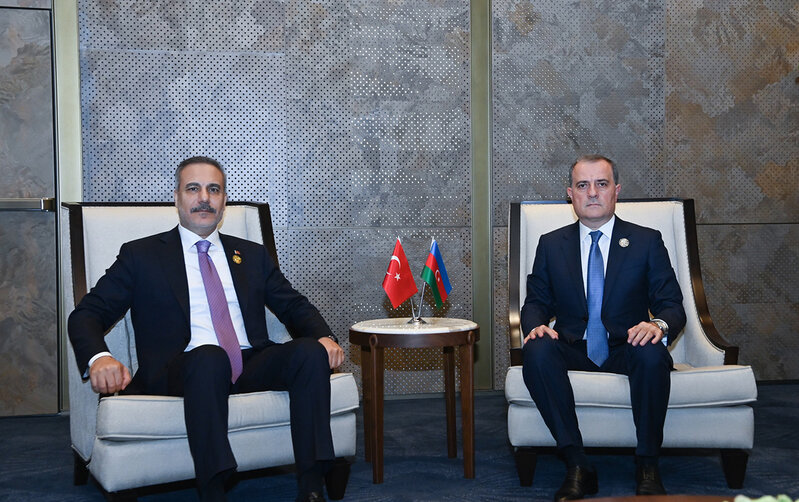 Ceyhun Bayramov Hakan Fidanla görüşdü
