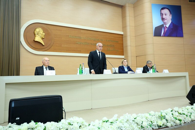 Binəqədidə müşavirə keçirildi - FOTOLAR
