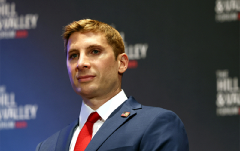 Azərbaycana səfəri zamanı Vensi o müşayiət edəcək