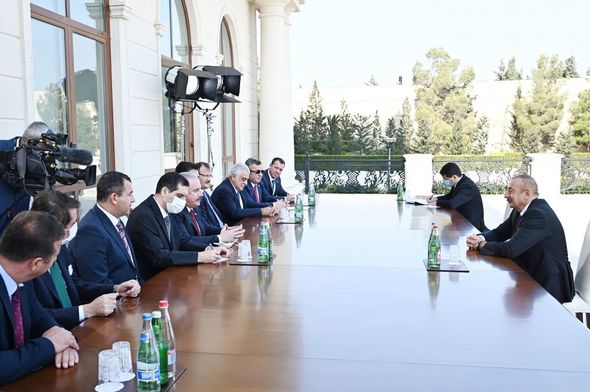 İlham Əliyev Mustafa Şentopun başçılıq etdiyi nümayəndə heyətini qəbul edib - YENİLƏNİB + FOTO