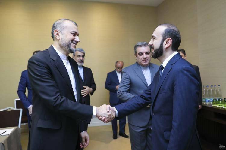Mirzoyan Abdullahianla danışıqlar apardı
