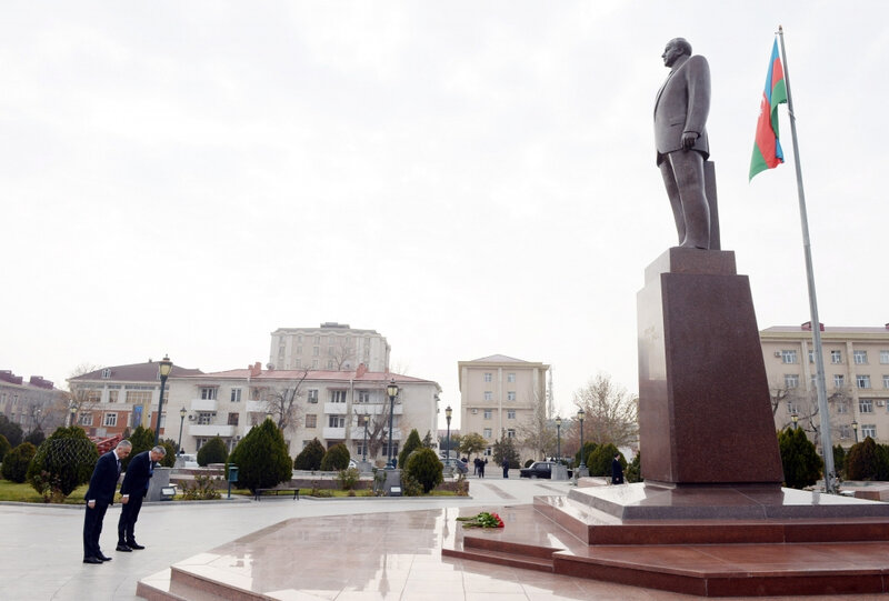 Prezidentin səlahiyyətli nümayəndəsi Naxçıvanda ictimaiyyətlə ilk görüşünü keçirdi - FOTOLAR