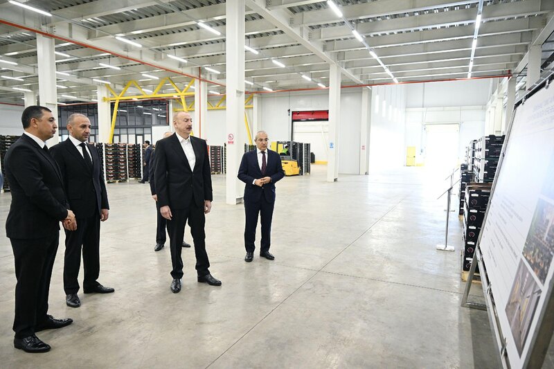 İlham Əliyev Qusarda bağçılıq və soyuducu anbar kompleksinin fəaliyyəti ilə tanış olub - FOTOLAR