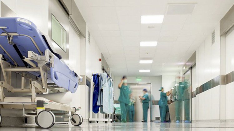 Gəncədə sərnişin avtobusu ilə yük maşını toqquşdu, xəsarət alan var