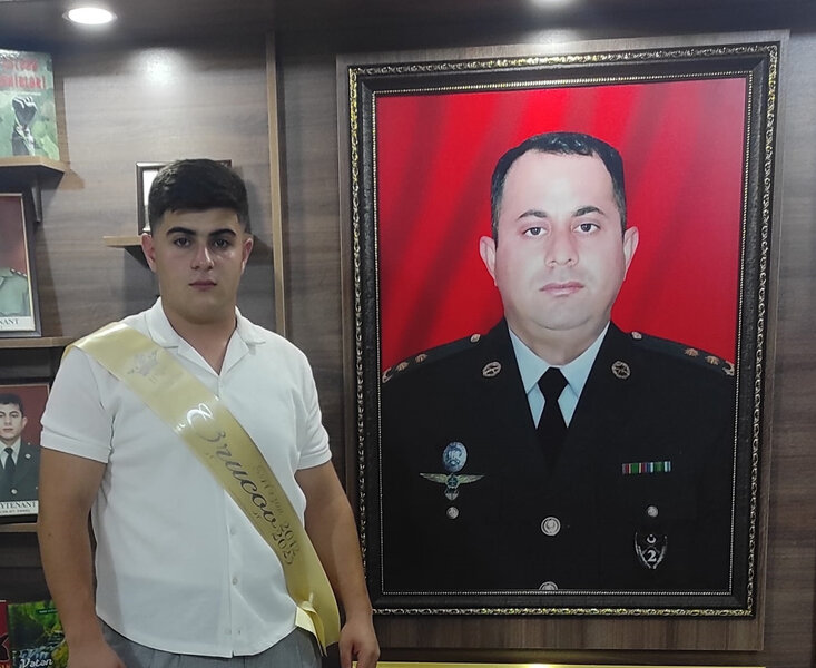 Şəhid xanımı oğlu ilə birlikdə universitetə qəbul oldu - FOTO