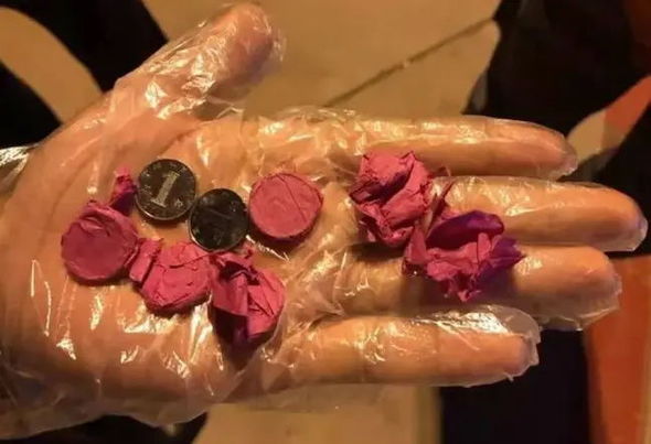 Mövhumata inanan kişi təyyarə reysinin təxirə düşməsinə səbəb oldu - FOTO