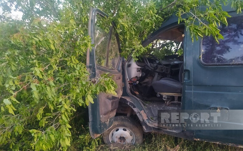 Azərbaycanda mikroavtobus aşıb - Xəsarət alanlar var