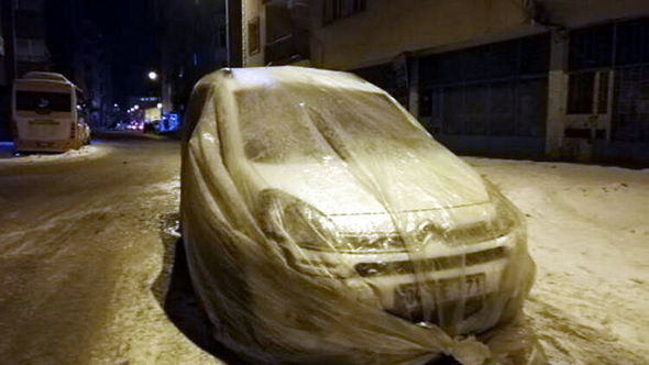 Maşınları soyuqdan qorumaq üçün maraqlı üsullar - FOTO