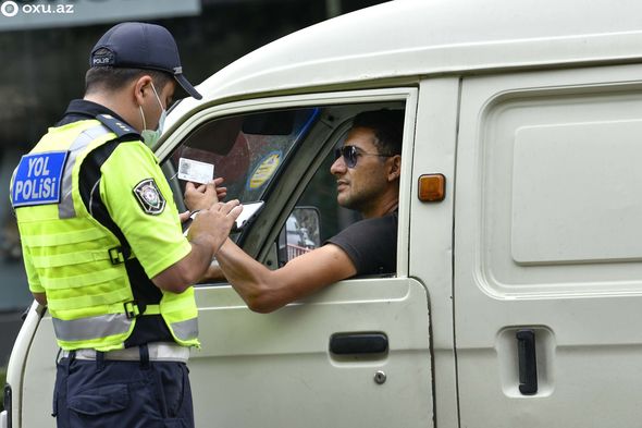 Bakı sərt karantində: İcazə, polis postları, şəhərin sükutu... - FOTOREPORTAJ