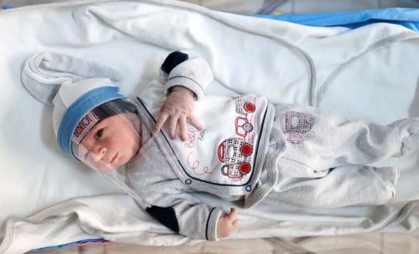 Yeni doğulan körpələri koronavirusdan qorumaq üçün maraqlı üsul - FOTO
