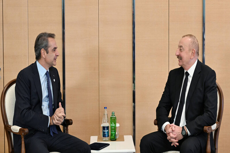 Prezident ABŞ-də Yunanıstanın Baş naziri ilə görüşüb