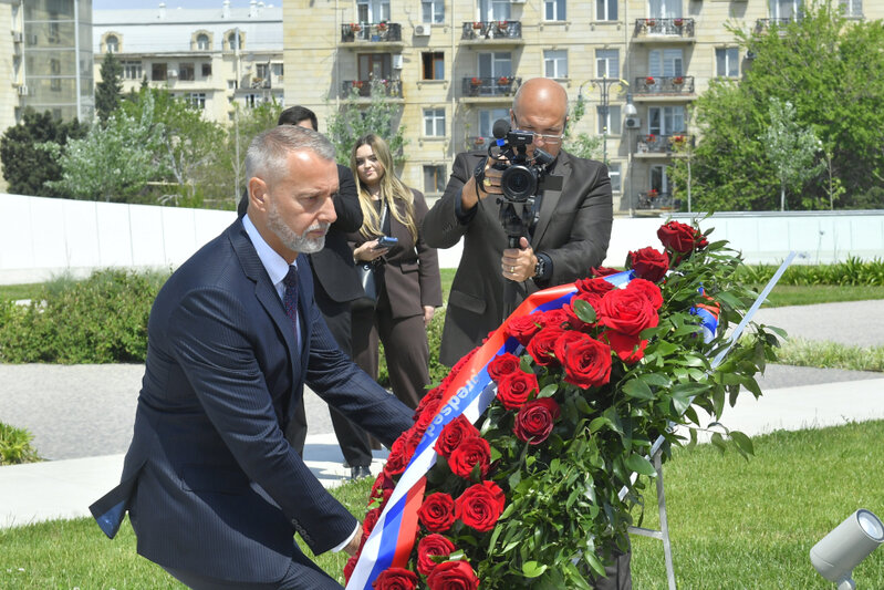 Rixard Raşin Zəfər parkında - Fotolar