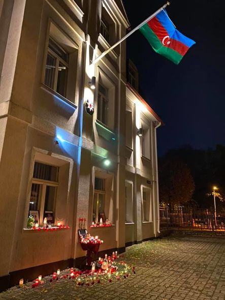 Estoniyada Bərdə terrorunda həlak olanların xatirəsi anıldı - FOTO