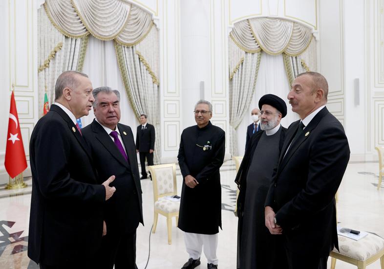 İlham Əliyev Aşqabadda Rəcəb Tayyib Ərdoğanla görüşüb