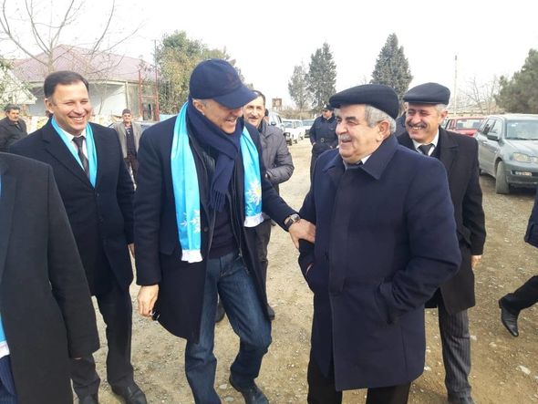 Nizami Səfərov seçiciləri ilə görüşlərini davam etdirir - FOTO