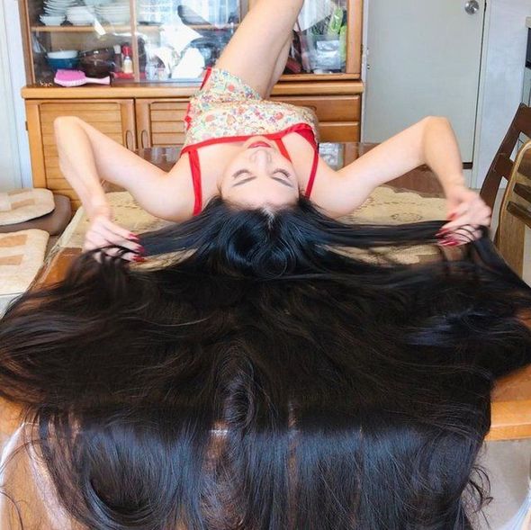 Yaponiyalı "Rapunsel" 15 ildir saçlarını kəsmir – FOTO