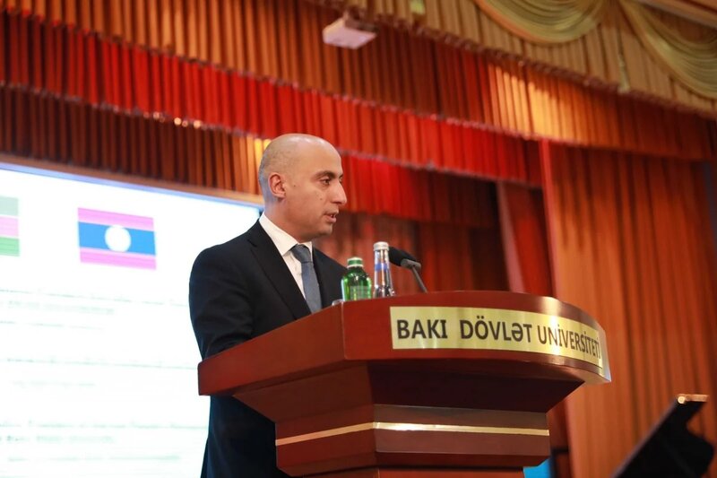 Laos Prezidenti BDU-nun tələbələri ilə görüşüb