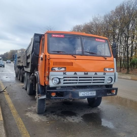 Mikroavtobus 'KamAZ'a çırpıldı - Ölən və yaralananlar var