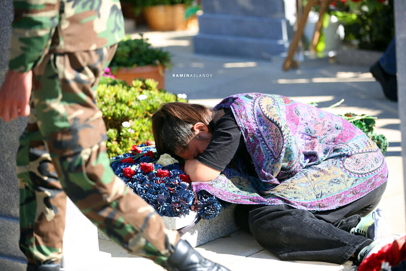 Gözü yaşlı ana, cavankən qocalan şəhidin həyat yoldaşı - Bu günün ağrısı FOTOLARDA