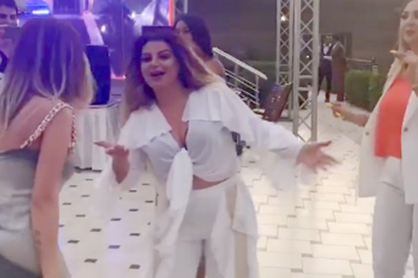 Bakıda daha bir dəbdəbəli ad günü və toy keçirildi - Video