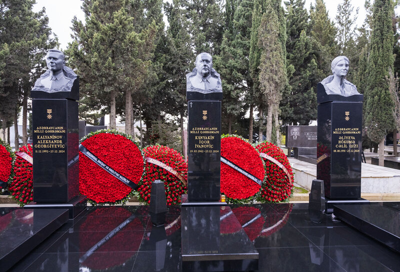 J2-8243 reysinin faciəsinin ildönümündə həlak olanların xatirəsi anılDI - FOTOLAR