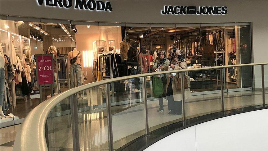 Daha bir ölkədə karantin rejimi yumşaldıldı - Ticarət mərkəzləri fəaliyyətə başladı