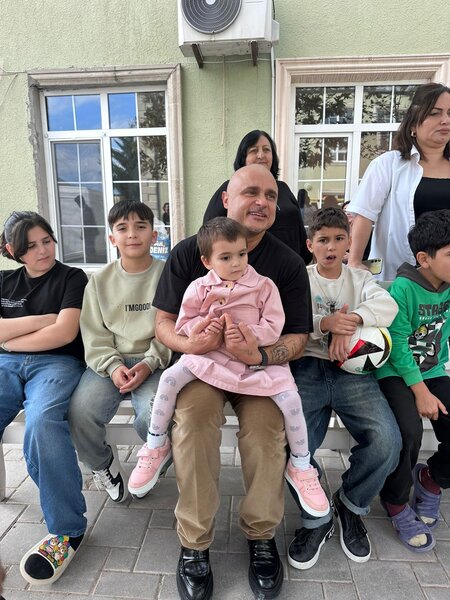 Miri Yusif doğum gününü kimsəsiz uşaqlarla keçirdi - FOTOLAR