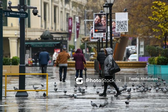 Göydən nur yağır - Bakı küçələrindən FOTOREPORTAJ