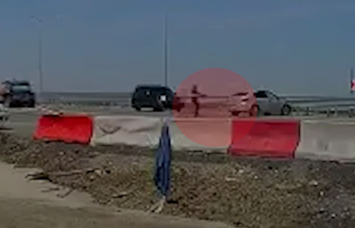 İş adamının maşını gülləbaran edildi, sürücü öldü – ANBAAN VİDEO