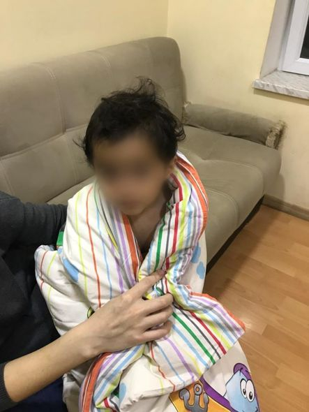 Bakıda DƏHŞƏT! - Ana övladını taksidə qoyaraq qaçdı - FOTO